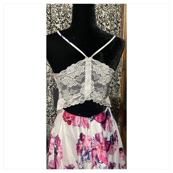 City Studio Floral Fit and Flare Gown Size 9 NWT - Picture 9 of 15